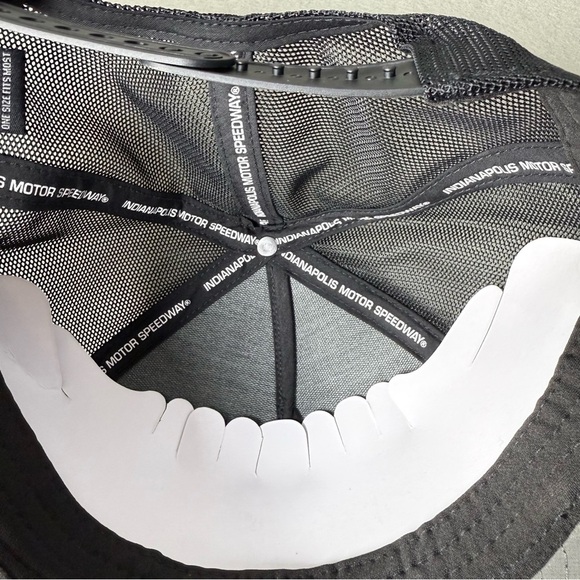 Indianapolis Motor Speedway Mens Gray and Black Rubber Mesh Trucker Baseball Hat - Picture 4 of 6